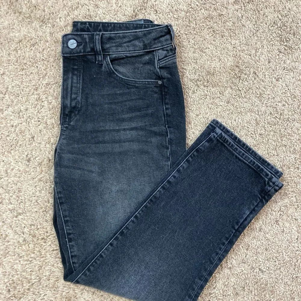 Mossimo Dutti Dark Wash Mid Rise Cropped Length Denim Jeans Luxury